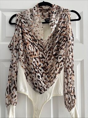 bebe Draped Plunging V-neck Leopard Print Bodysuit in Cream and Brown